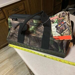 NWT Craftsman all weather tool bag  Camouflage multiple pockets inside and out